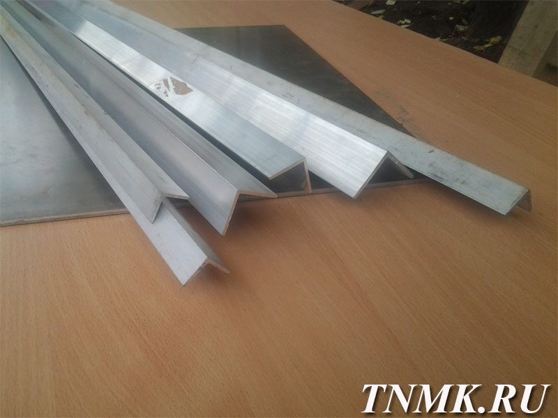 Уголок алюминиевый 40х3 мм АД31 купить в Орле